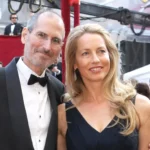 Laurene Powell Jobs y Steve Jobs en una gala